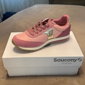 BNIB Saucony Pink & Silver Kids Retro Runner Size 3